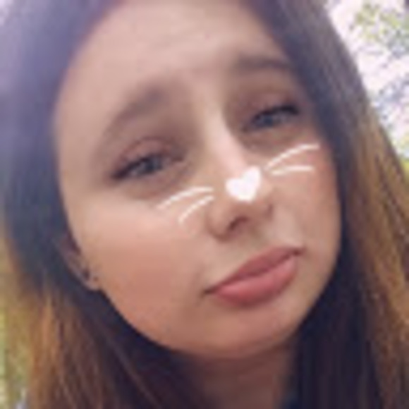 Meet your Posher, Christina - Picture 1 of 1